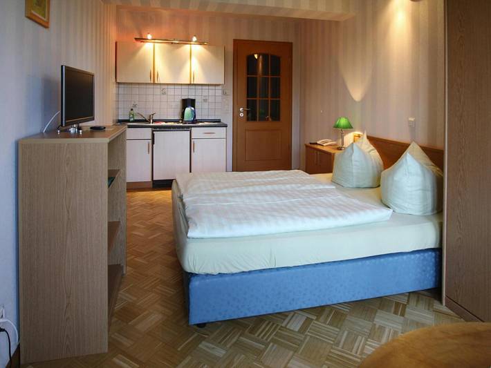 Ferienwohnung für 2 Personen, mit Balkon und Pool sowie Sauna und Whirlpool, mit Haustier in Tanne - 2