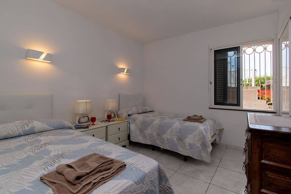 Villa Puerto Colon by Tenerife Villas Online Co Uk in Playa Puerto Colón, Adeje