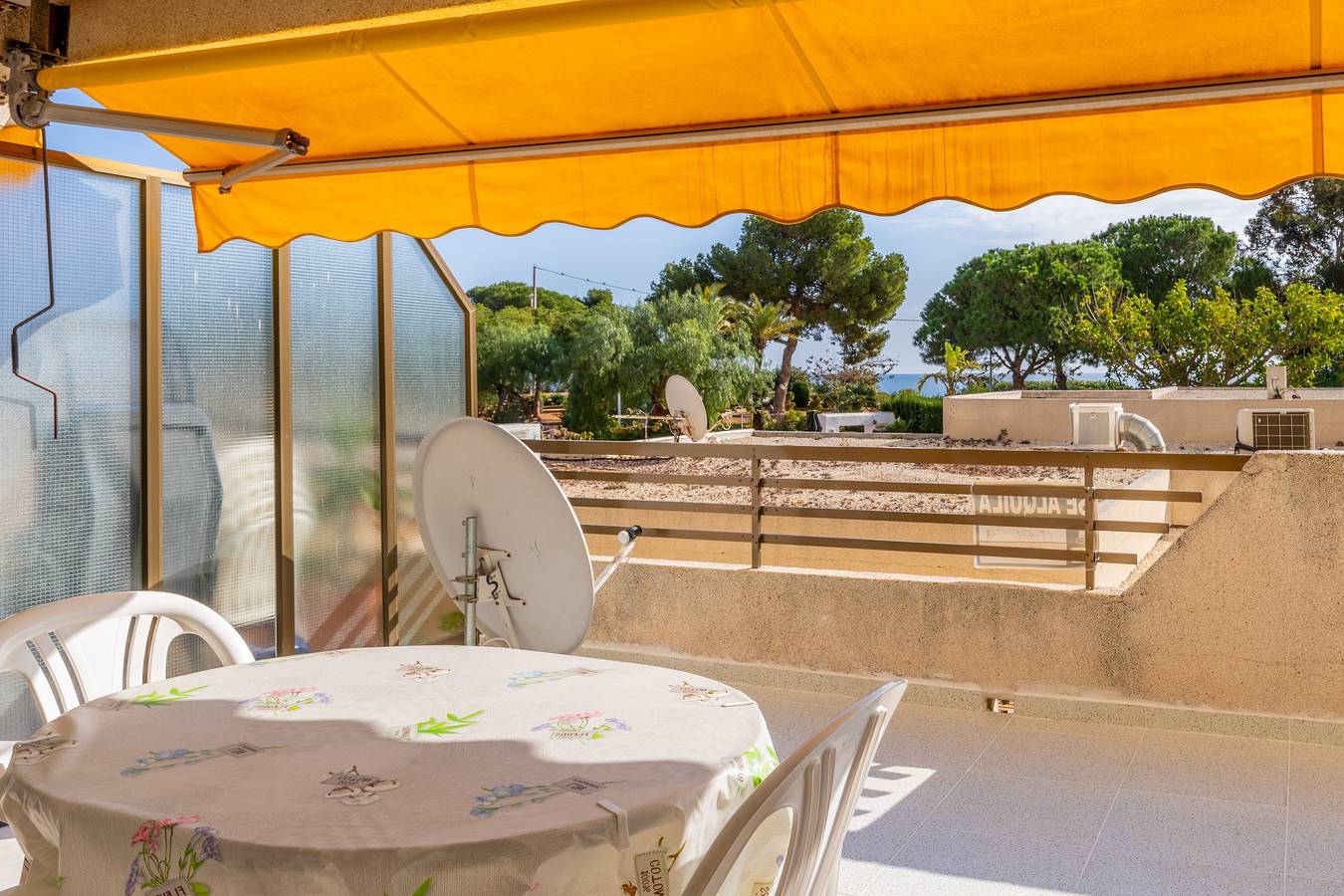 Apartamento entero, Apartamento 'Calp Place Wifi Fibra' con vistas al mar, Wi-Fi y aire acondicionado in Playa la Fossa, Calpe