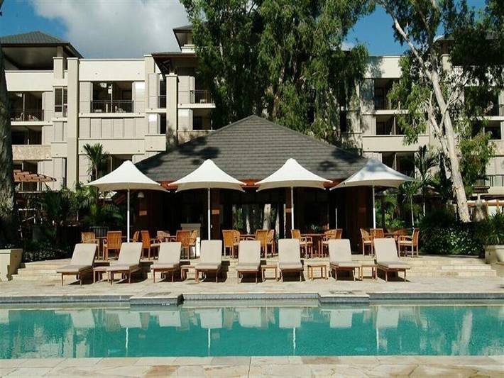 Holiday apartment for 8 people, with pool and hot tub as well as balcony/terrace in Palm Cove