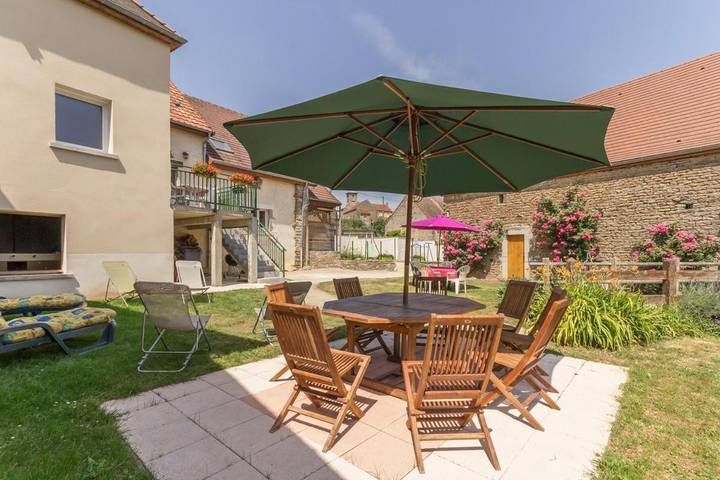 Location de vacances pour 14 personnes, avec terrasse et jardin, animaux acceptés dans vallée de l'Ouche - 2