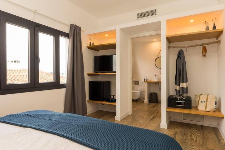 Hôtel pour 4 personnes, avec terrasse et vue à Es Castell - 3