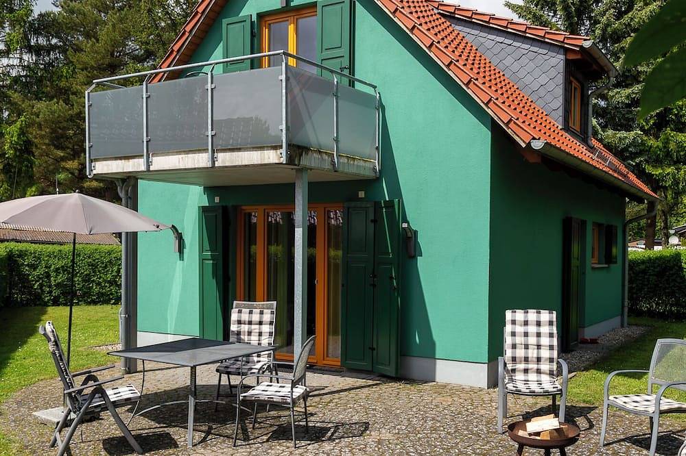 Grünes Häuschen mit Sauna, 5 * am See in Garden (Lohmen), Lohmen