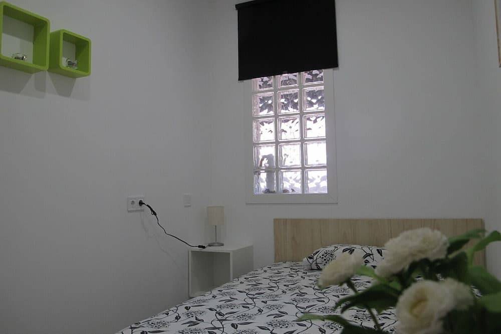 Apartamento entero, B: Cozy Apt. Next To Beach And 14 Min. To Catalonia Square in San Adrián del Besós, Barcelonés