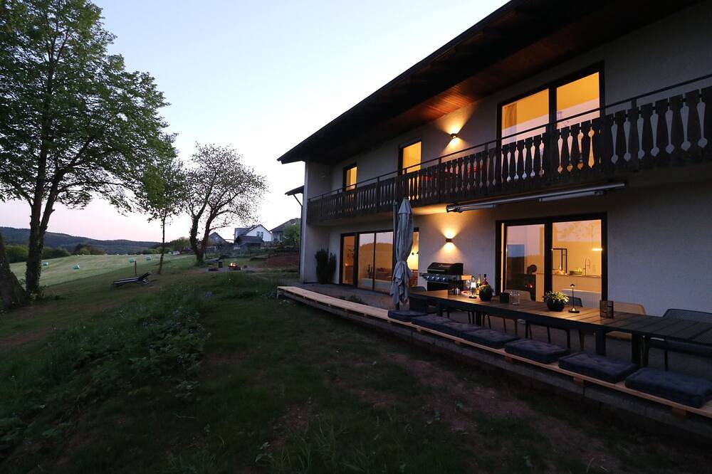 Talblick9 - Architektenhaus in exklusiver Lage in Gerolstein, Vulkaneifel
