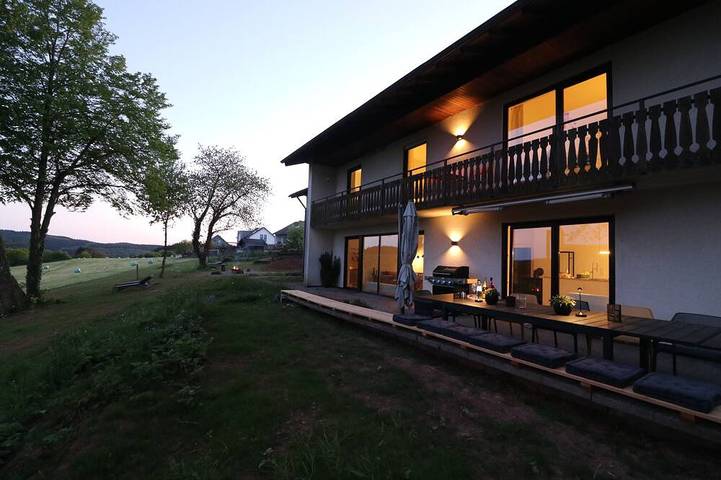 Villa für 10 Personen, mit Balkon und Garten