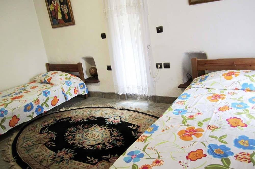 Schöne Steinhausvilla in Milina, ruhige Lage, direkt am Meer! in Pilion