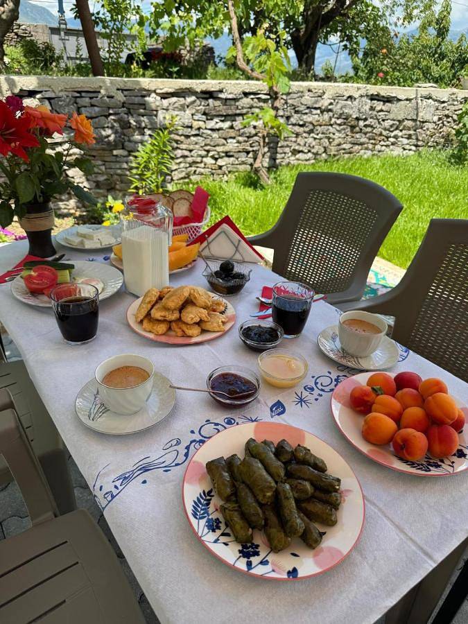 Maison d’hôte pour 3 personnes, avec jardin et vue dans Gjirokastër - 2