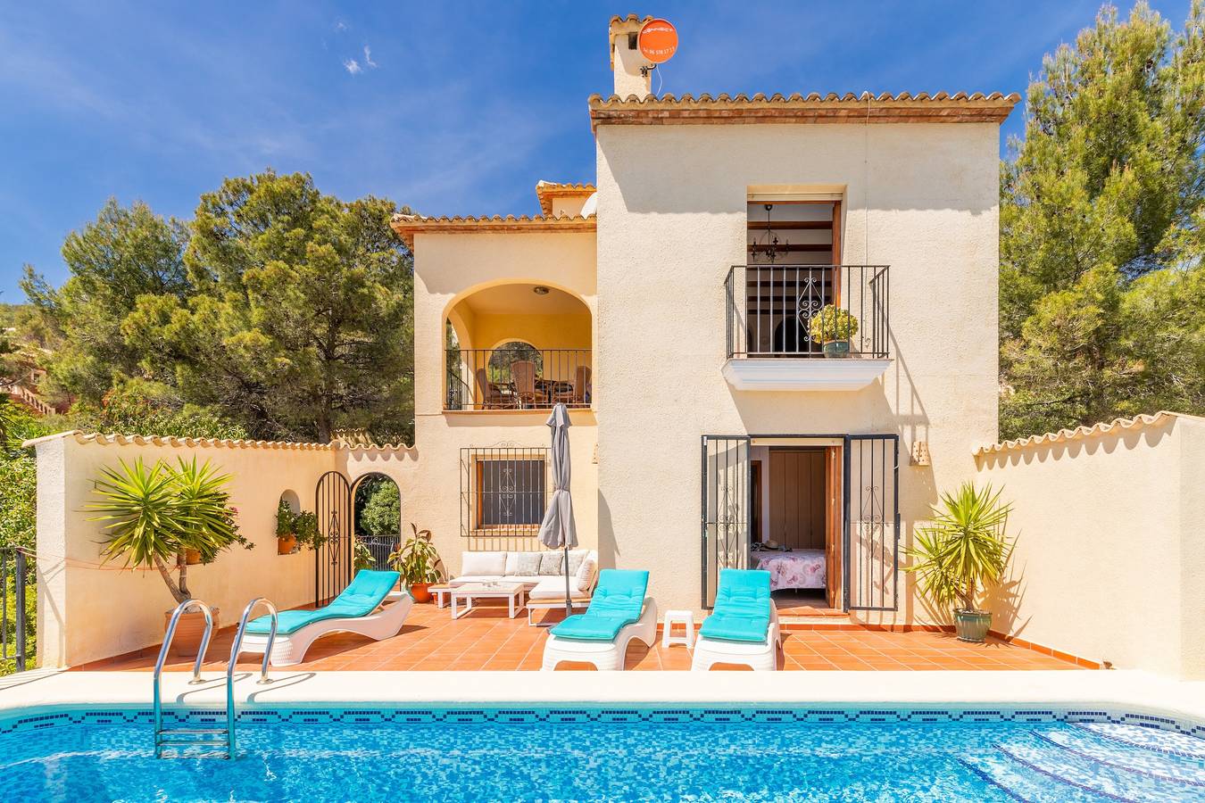 Holiday Rental for 6 People in Adsubia, Alicante Inland