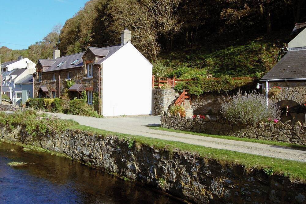 Cottage for 4 People in Solva, Pembrokeshire