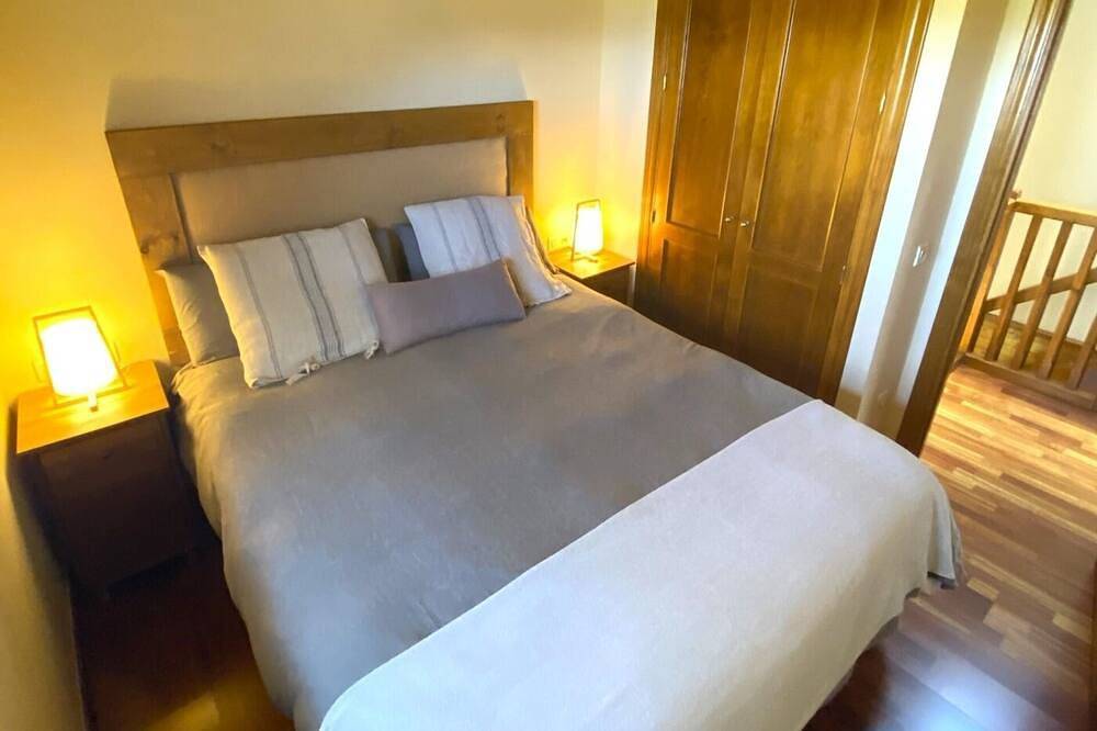 Townhouse 3 rooms Pool, Fireplace, Garden & Dryer in Palau-de-Cerdagne, Prades region