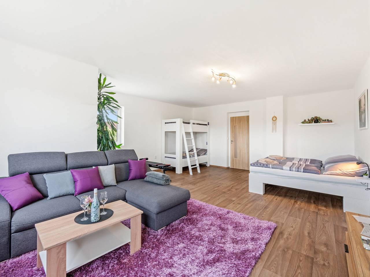 Ganze Wohnung, Happy Home in Region Pilsen