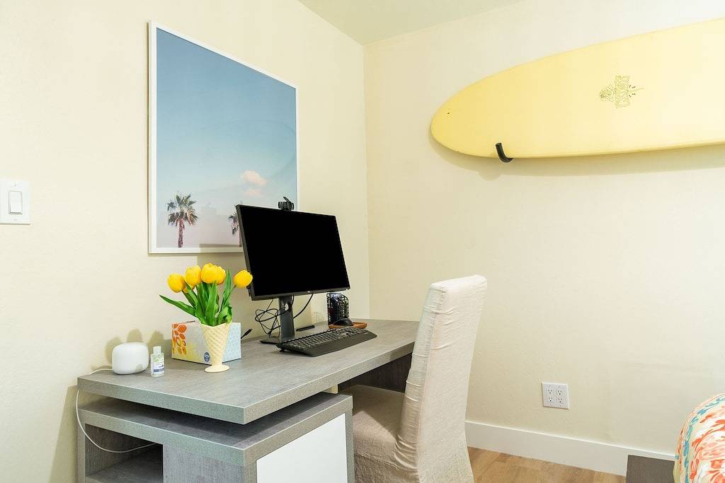 Ganze Wohnung, Bay Area Getaway -The Best in Downtown Mill Valley - Tesla Charger ,Yard Firepit in Mill Valley, California North Coast