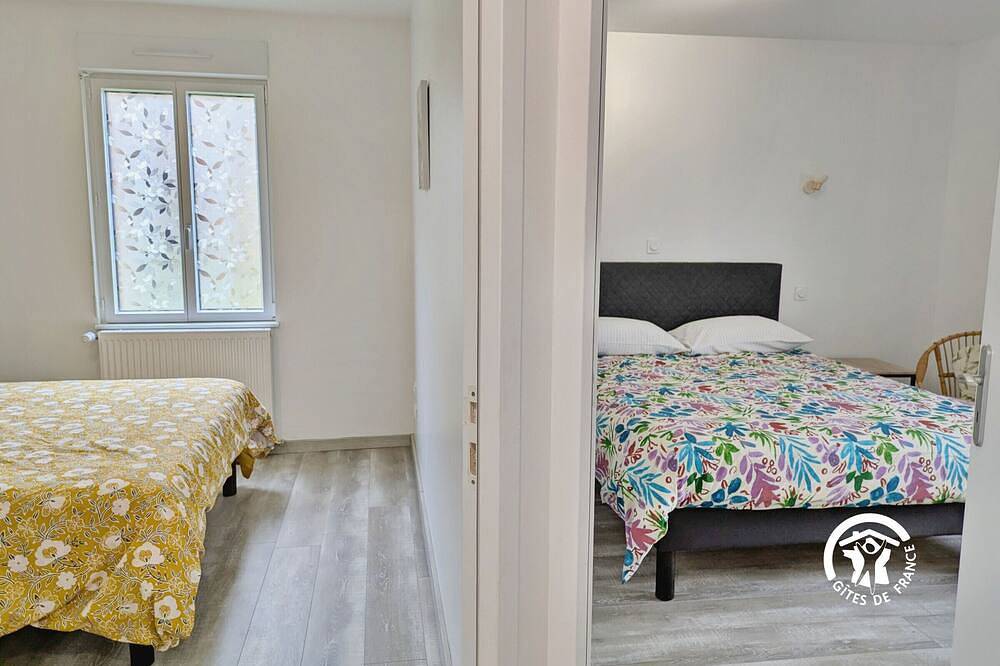 Gîte confortable pour 6 pers. avec grande terrasse in Saint-Michel-de-la-Roë, Mayenne