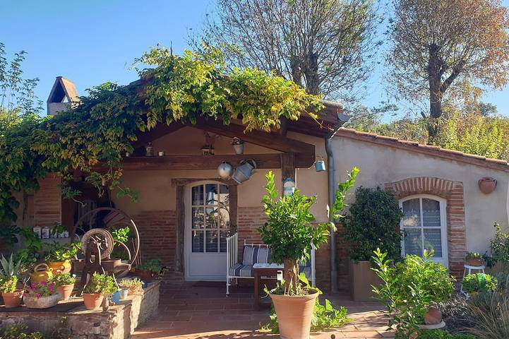 Location de vacances pour 2 personnes, avec Terrasse et Jardin à Gragnague