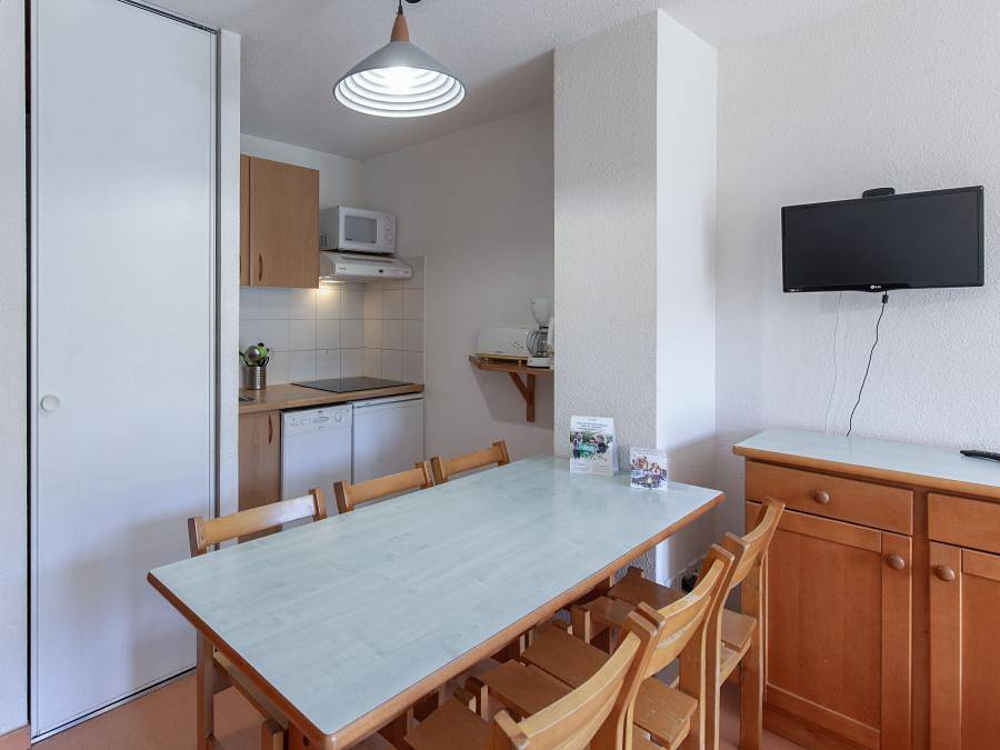 Résidence Les Balcons du Soleil - Vacancéole - Appartement 6 personnes - 2 pièces 6 personnes in Germ, Pyrénées