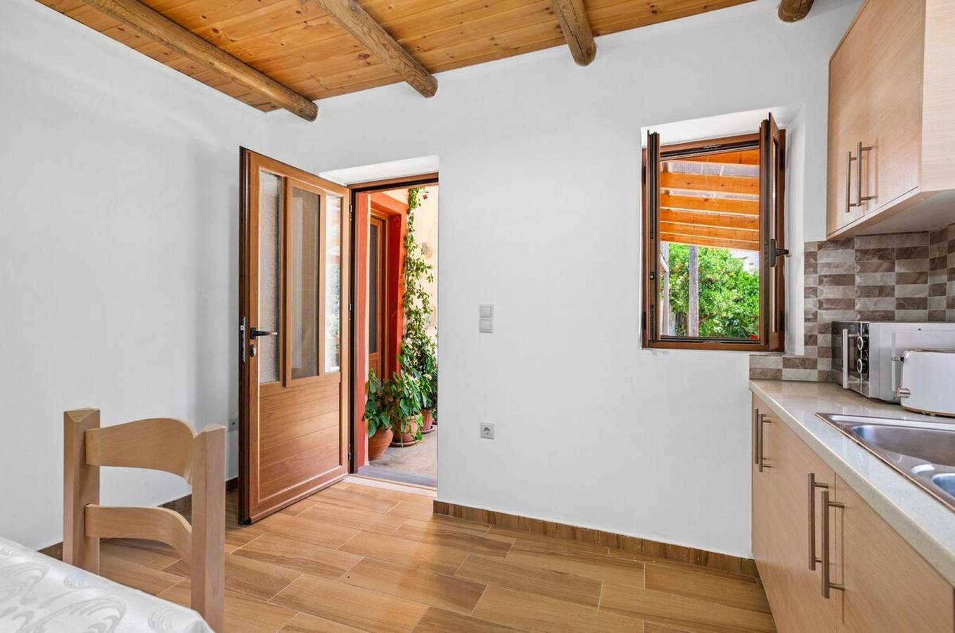 Maria's House with View in Kambos in Tsigouniana, Chania region