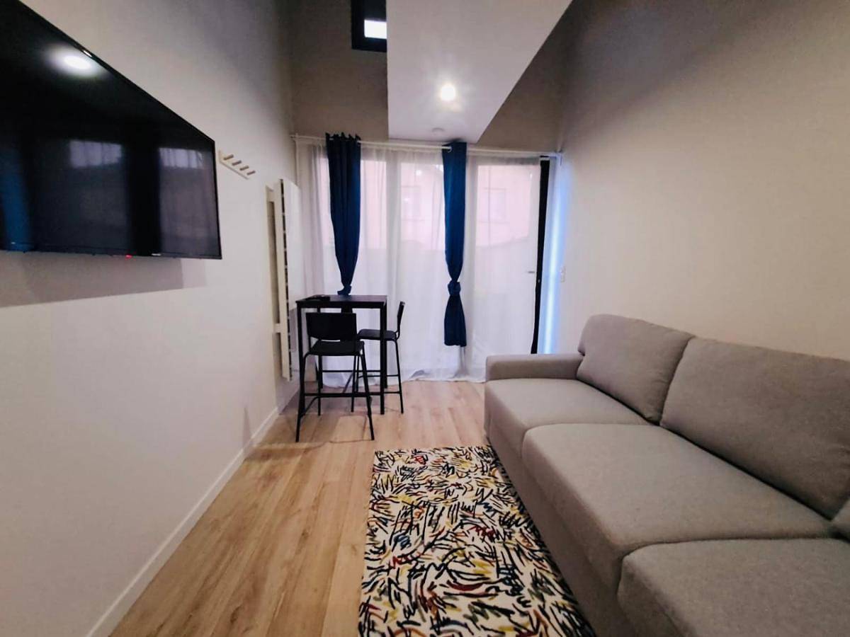 Appartement entier, One-Bedroom Apartment in Orly (Île de France), Val-de-Marne