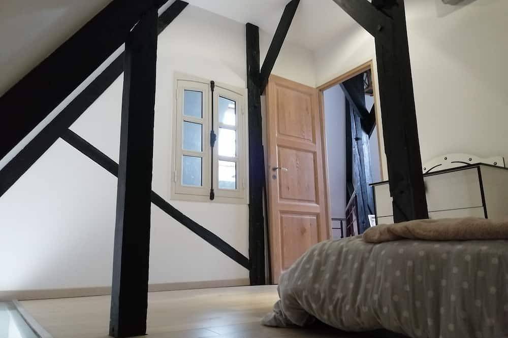 Ganze Wohnung, Appartement en Duplex, Face au Port de Plaisance, Proche Gare et Centre Ville in Toul