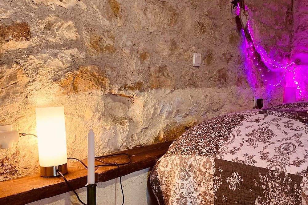 Gîte en pierre refait à neuf avec une vue exceptionnelle in Fargues, Quercy