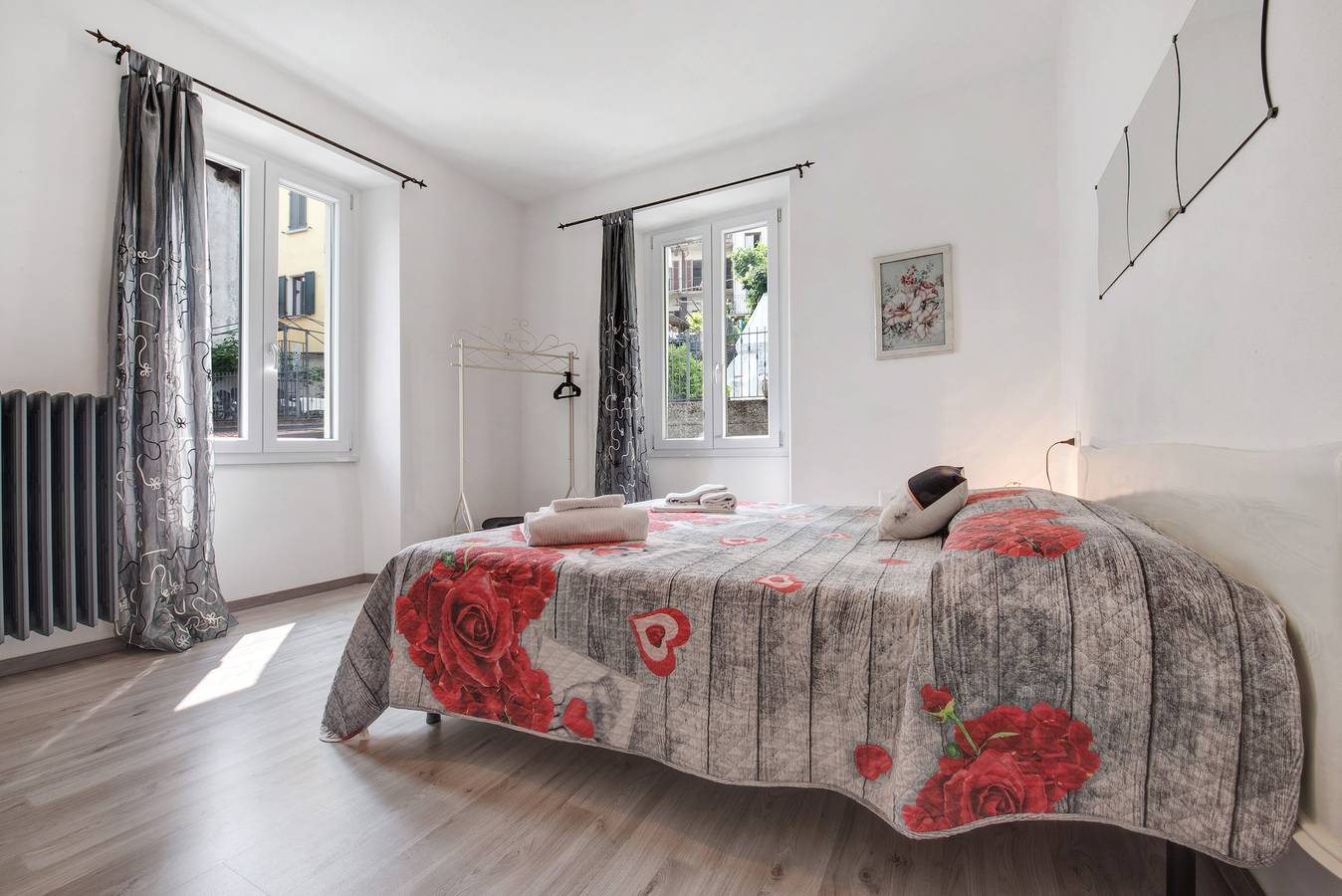 Appartamento intero, Appartamento '2' con vista lago, piscina condivisa e Wi-Fi in Bagnana (Lezzeno), Lezzeno