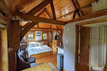 Chalet for 2 People in Brockenhurst, New Forest National Park, Photo 3