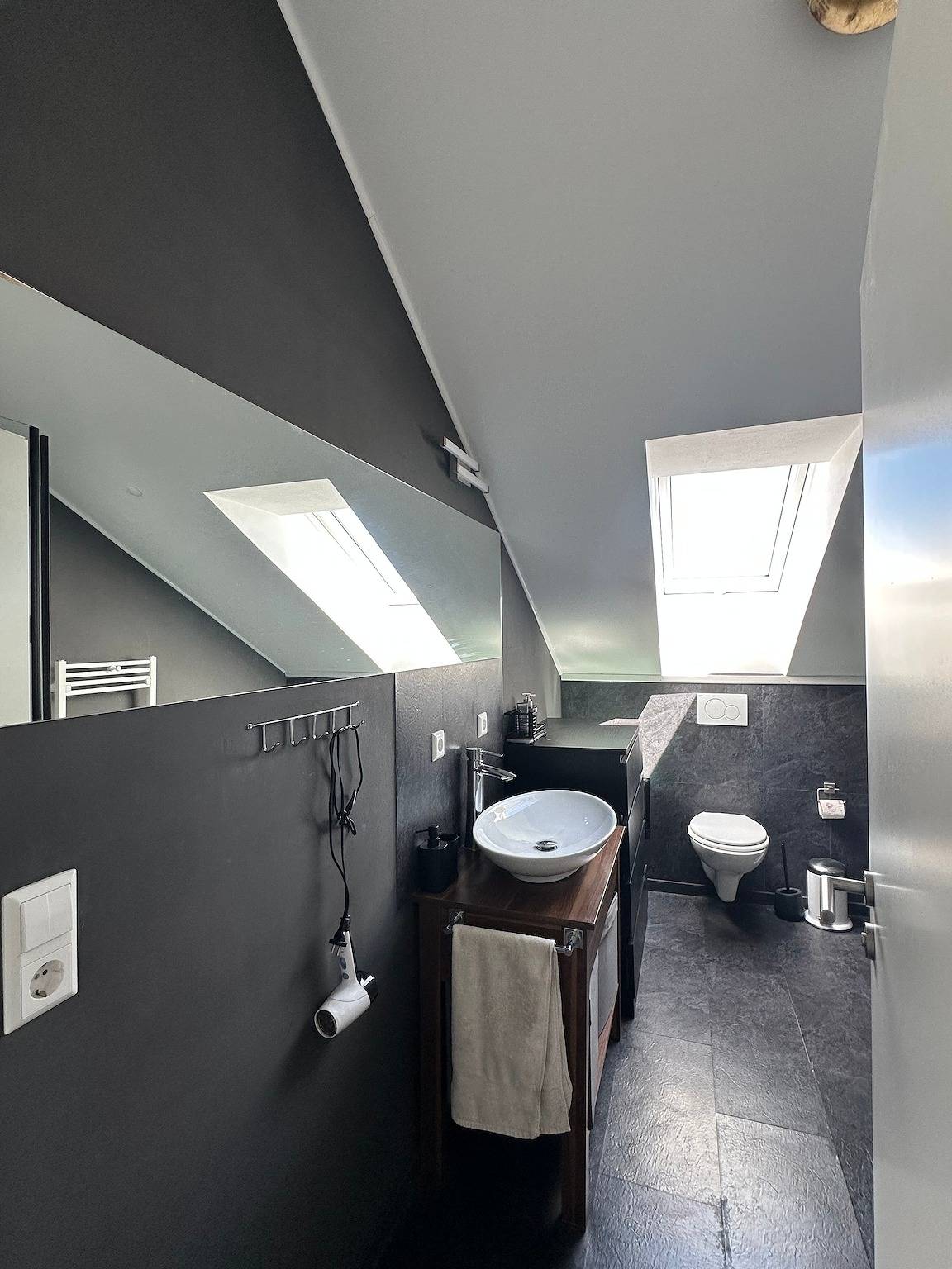 Ganze Wohnung, Ferienwohnung 'Alpenblick' mit Bergblick, privater Terrasse und Wi-Fi in Waldburg, Region Bodensee-Oberschwaben