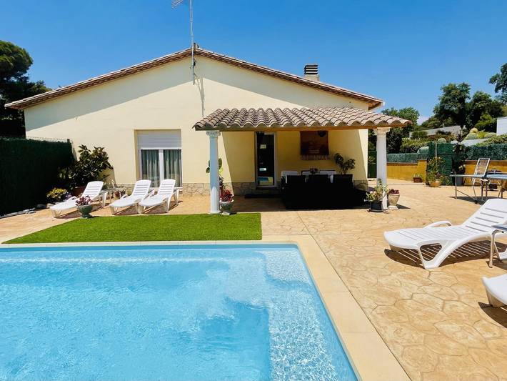 Location de vacances pour 6 personnes, avec terrasse et piscine, adapté aux familles à Calonge - 4