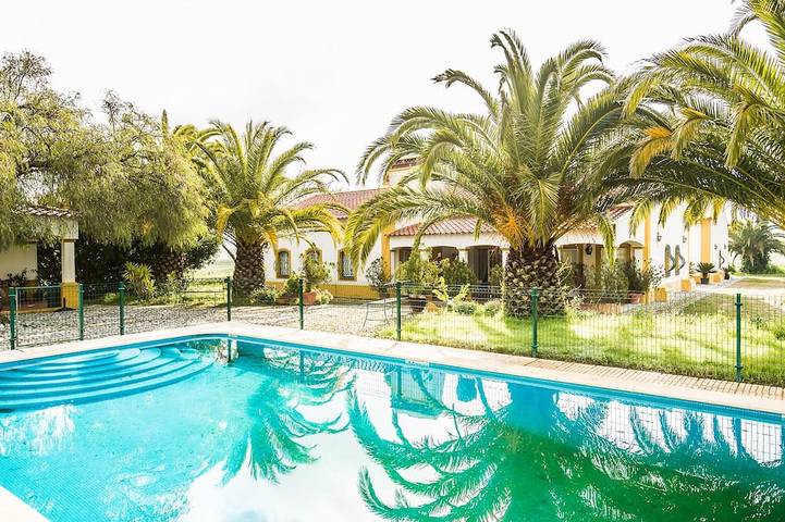 Casa de vacaciones para 10 personas, con piscina además de balcón y jardín - 1