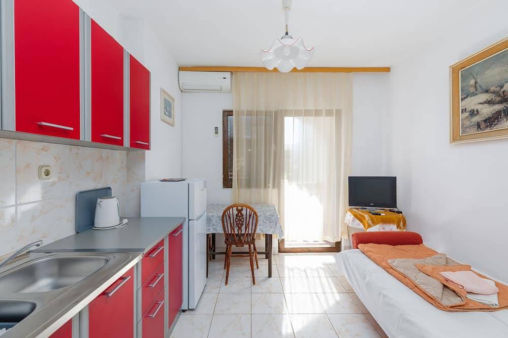 Ganze Wohnung, 1-Zimmer-Ferienwohnung mit Balkon Gradac, Makarska in Gradac, Makarska Riviera