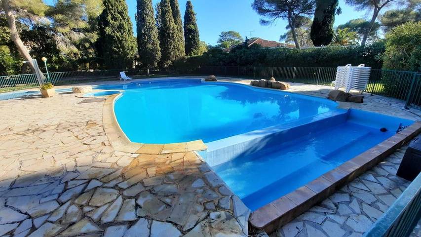 Gîte pour 5 personnes, avec vue ainsi que piscine et jardin, animaux acceptés dans Plage du Val Fleuri - 4
