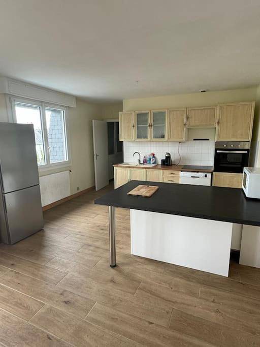Appartement entier, Apartment in Saint-Martin-des-Champs, Région de Morlaix