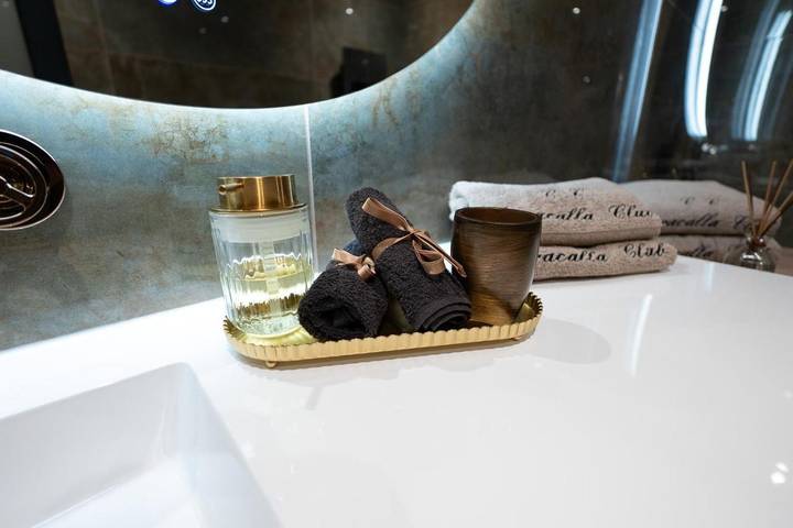 Location de vacances pour 4 personnes, avec jardin et piscine ainsi que sauna et vue dans Saint-Étienne - 3