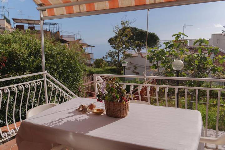 Ferienwohnung für 7 Personen, mit Terrasse und Garten sowie Ausblick - 1