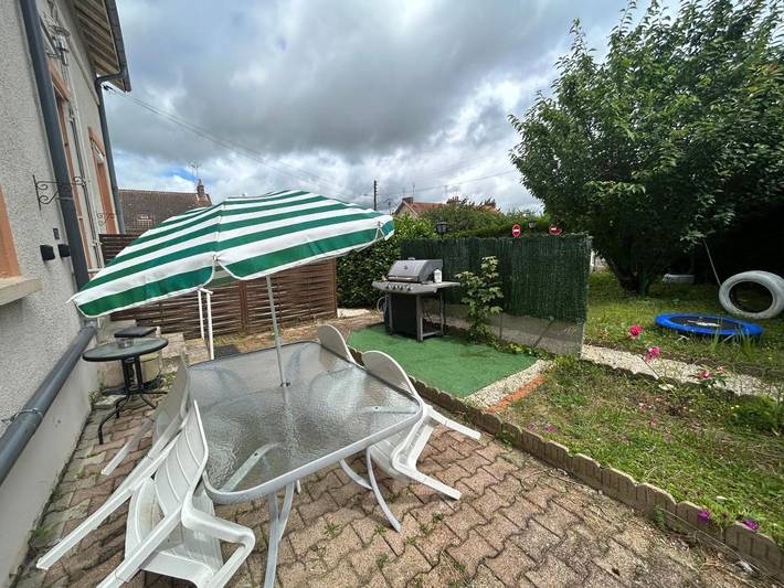 Location de vacances pour 3 personnes, avec terrasse à Montceau-les-Mines - 2