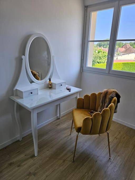 Gîte pour 4 personnes, avec jardin à Mouy
