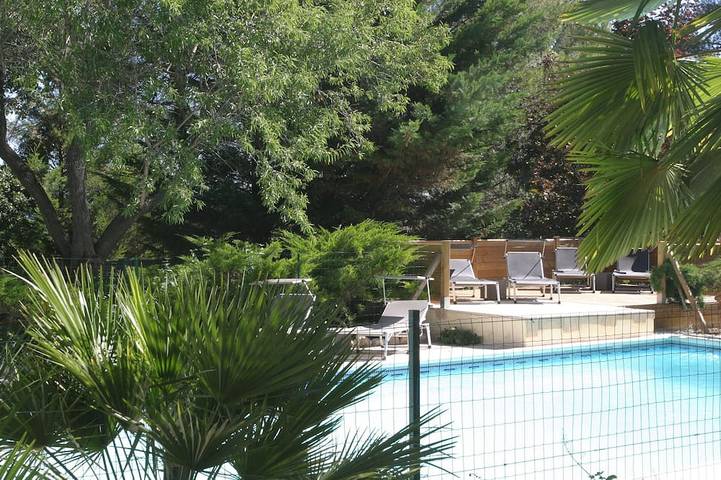 Gîte pour 4 personnes, avec Terrasse ainsi que Jardin et Sauna