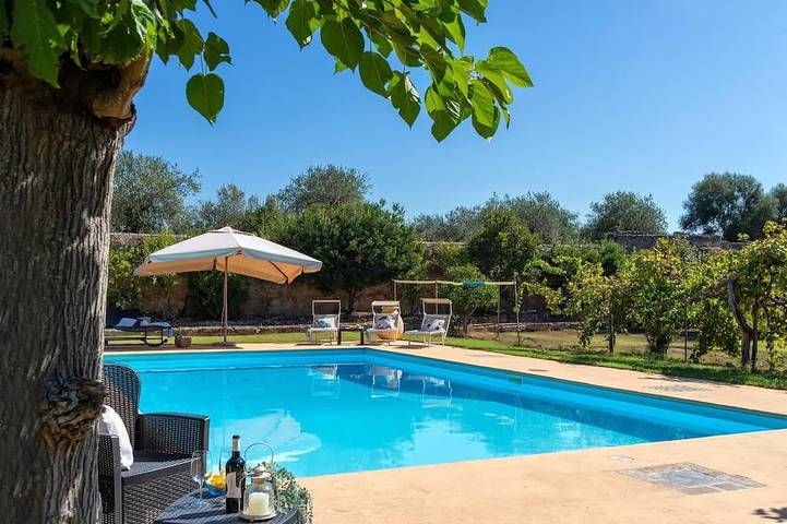 Ferienhaus für 8 Personen, mit Balkon und Garten sowie Pool