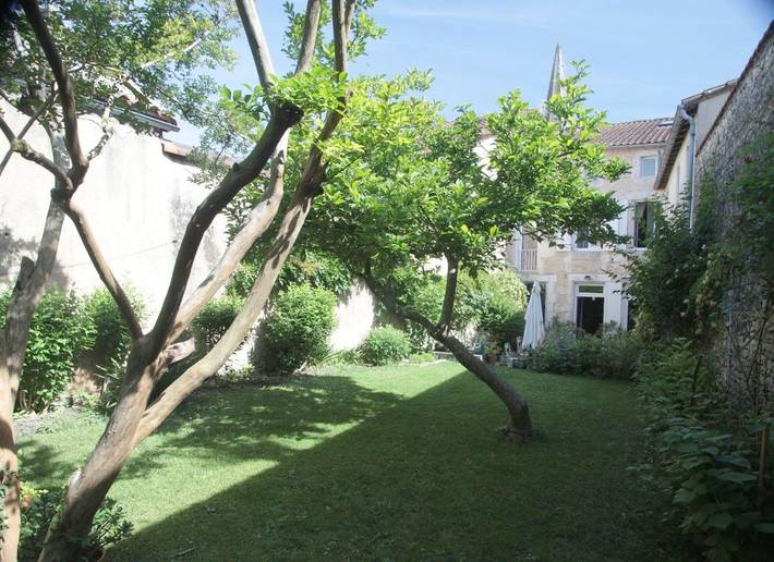 Location de vacances pour 3 personnes, avec Terrasse et Jardin à La Rochefoucauld (Charente)