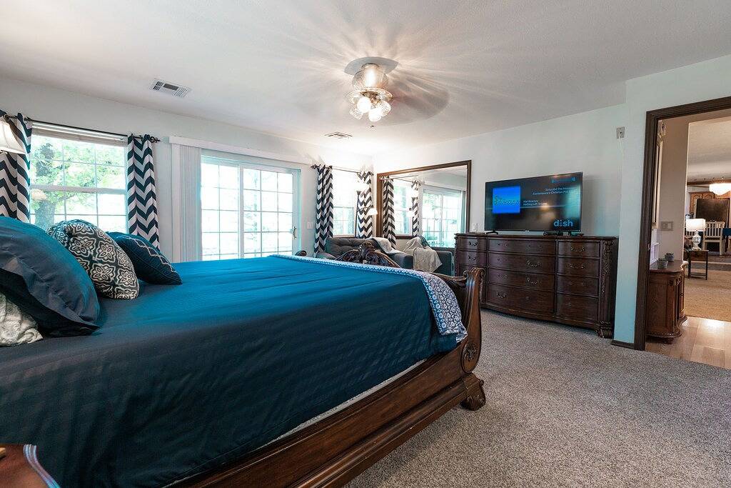 Vacation House for 18 Guests in Pettit, Ozark Mountains