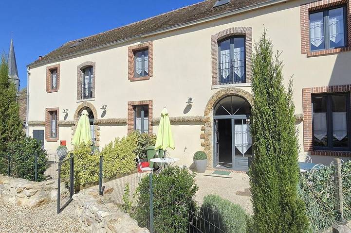 Gîte pour 12 personnes, avec terrasse dans Yvelines