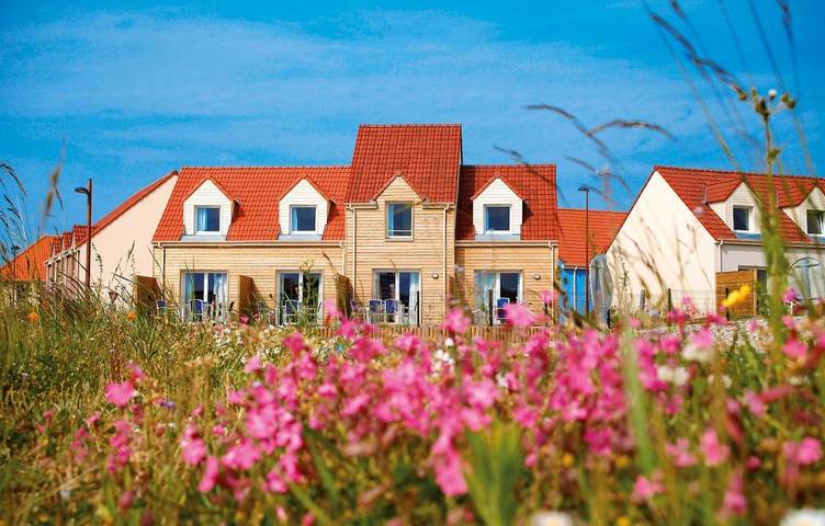 Location de vacances pour 6 personnes, avec jardin et piscine dans Plage de la Digue Jules Noiret - 3