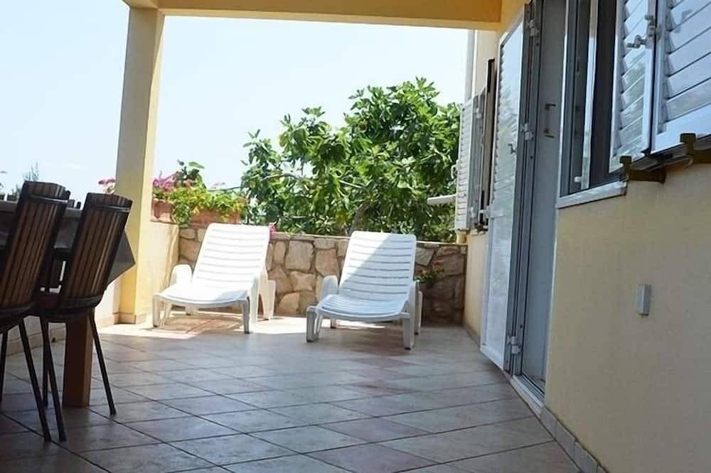 Apartamento entero, Apartamento en Preko con Seaview, Terraza, Acondicionador, Wifi (4574-1) in Preko, Uglijan