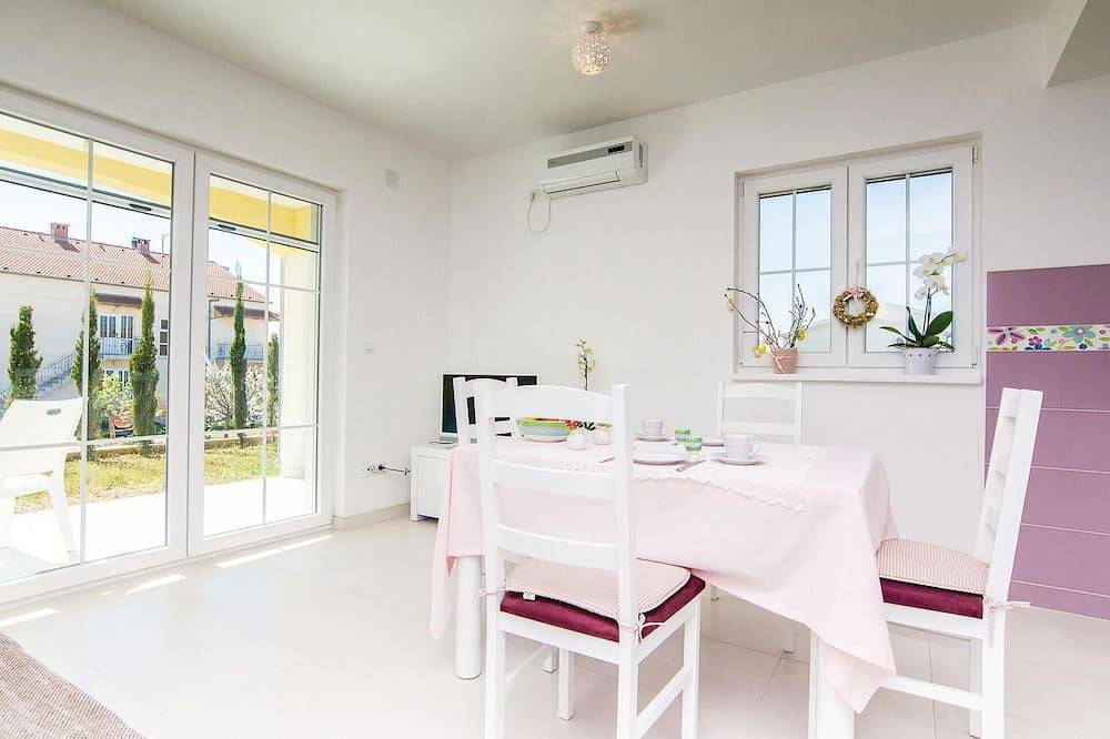 Apartamento entero, Increíble apartamento en Pakostane con Wifi in Pakostane, Region de Zadar