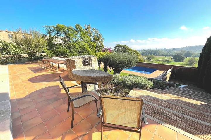 Location de vacances pour 11 personnes, avec terrasse et jardin à Bellcaire d'Empordà - 3