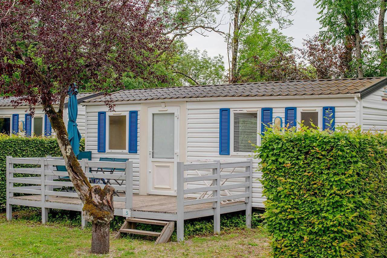 Camping Onlycamp La Colombière in Pesmes, Haute-Saône