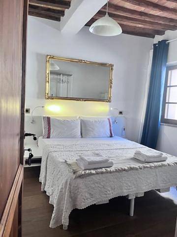 Chambre d’hôte pour 6 personnes, avec Balcon ainsi que Terrasse et Vue à Montalcino - 2
