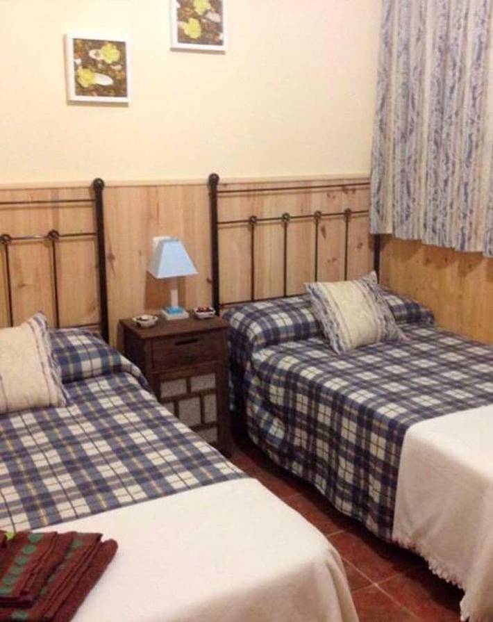 Casa de vacaciones para 9 personas, con jardín además de piscina y vistas, Se admiten mascotas en Montes de Toledo - 4