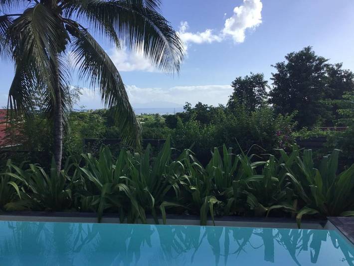 Location de vacances pour 6 personnes, avec piscine ainsi que vue et jardin dans Ecomusée de Marie-Galante - 3