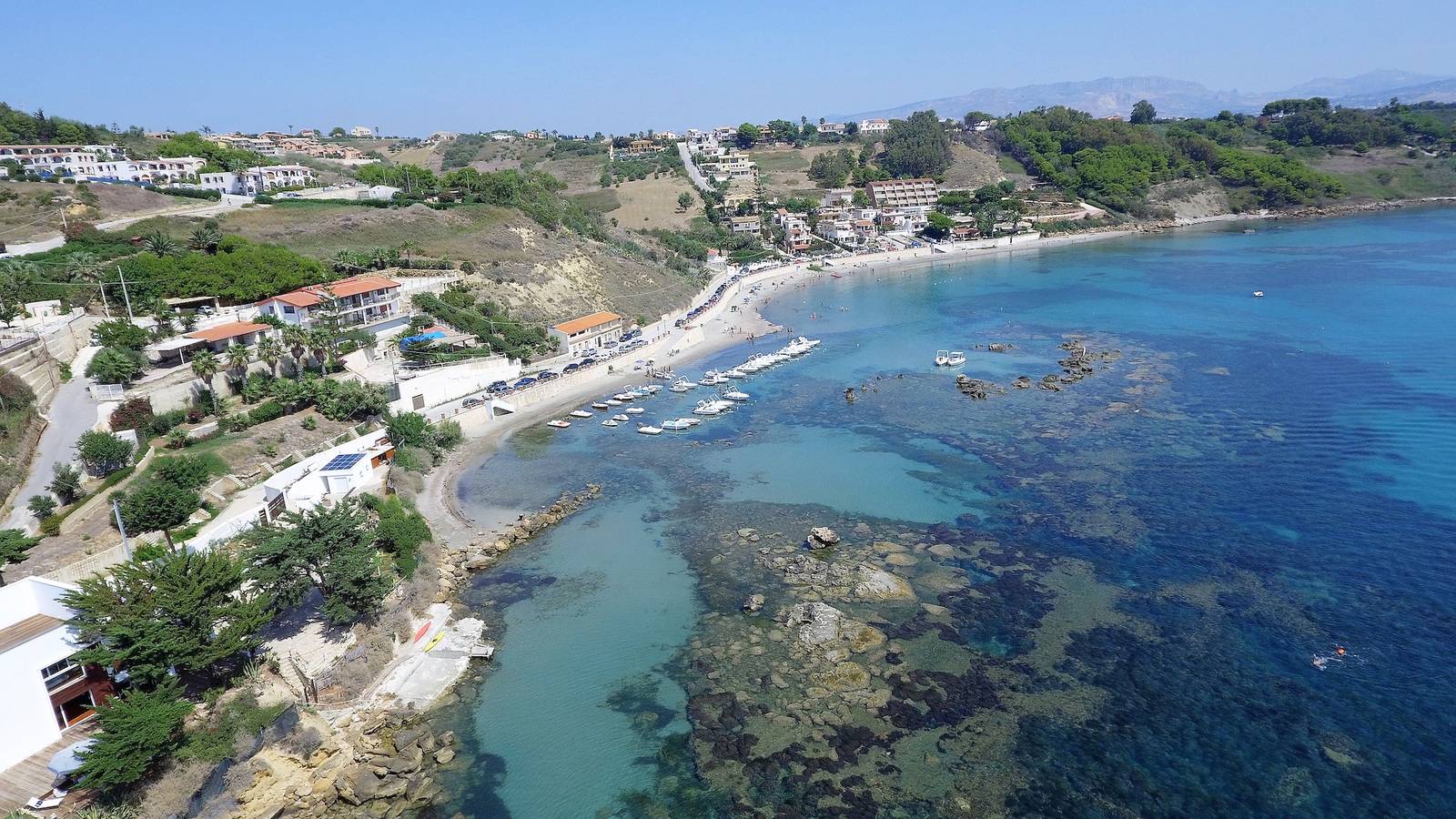 Apartamento entero, Casa de vacaciones con vista panorámica, balcón, wifi, independiente, a 250 m del mar in Localita Rogana, Sciacca